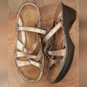 Naot platform leather strappy sandal